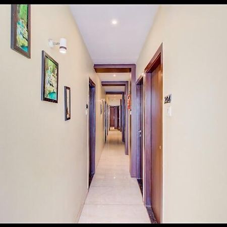 Hotel Emerald Near T2 International Airport Mumbai Exterior photo