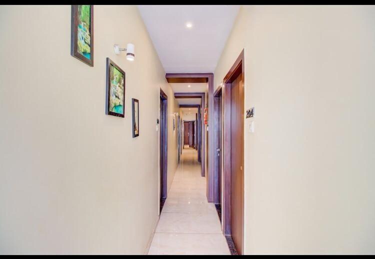 Hotel Emerald Near T2 International Airport Mumbai Exterior photo